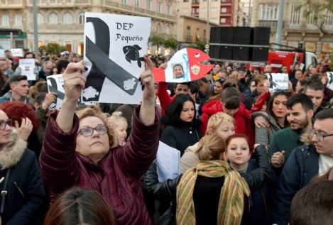 Jornada de duelo y concentraciones en Almería tras la muerte de Gabriel Cruz