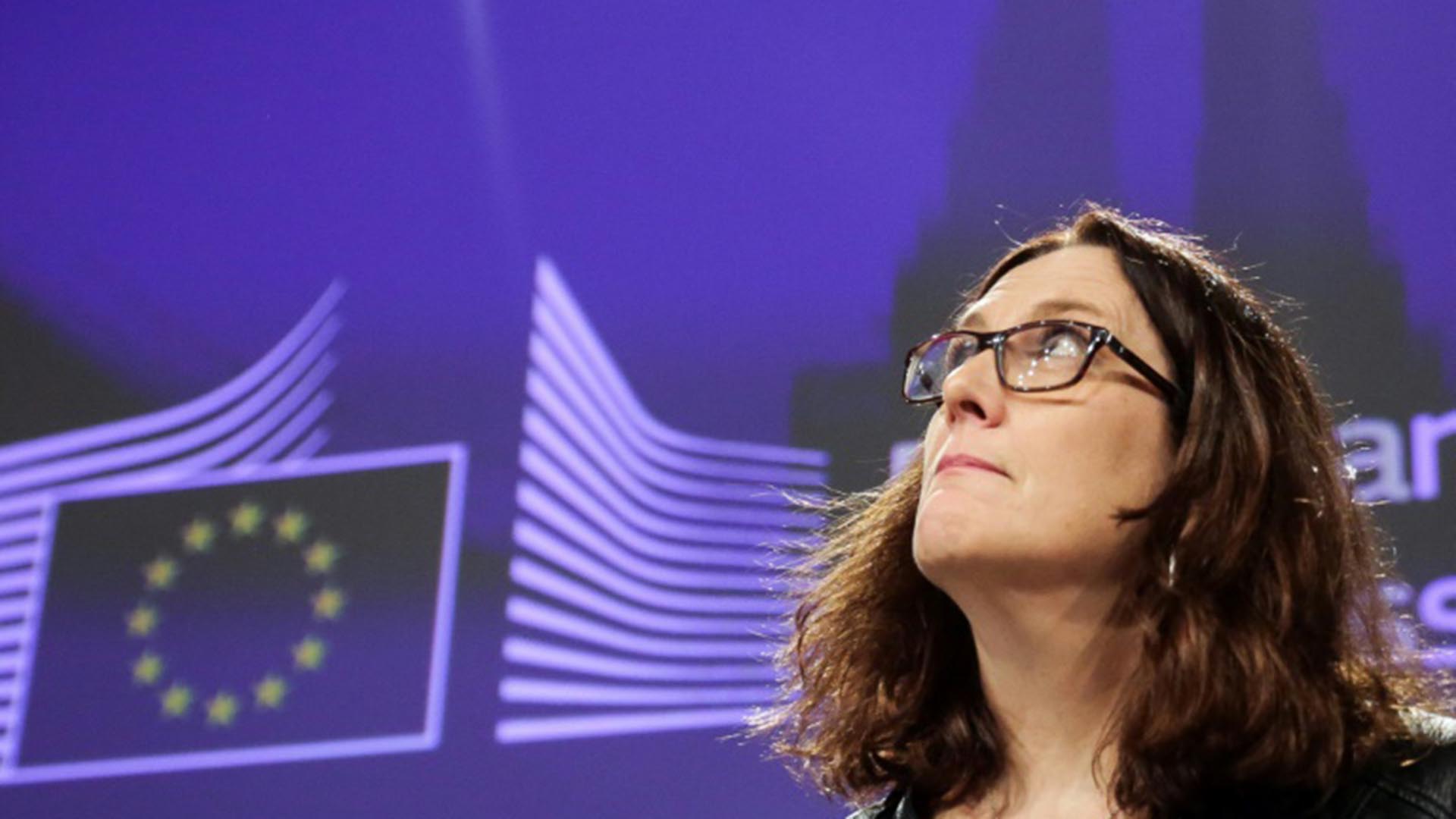 La comisaria europea de Comercio afirma que la UE no teme a los “matones” proteccionistas