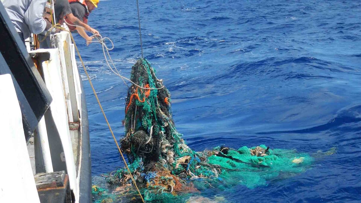 La presencia de microfibras en el mar podría ser mil veces superior a la estimada