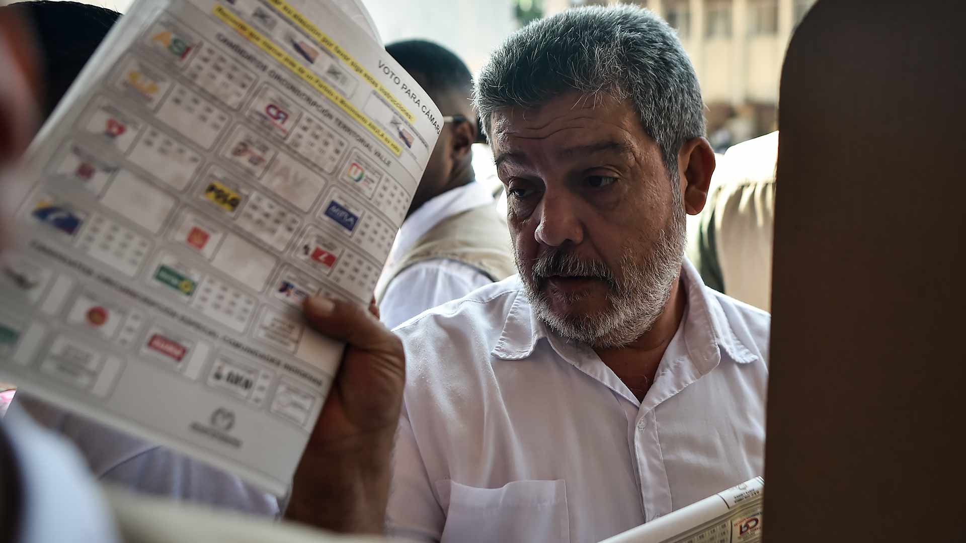 Los ex rebeldes de las FARC votan en Colombia en una imagen para la historia