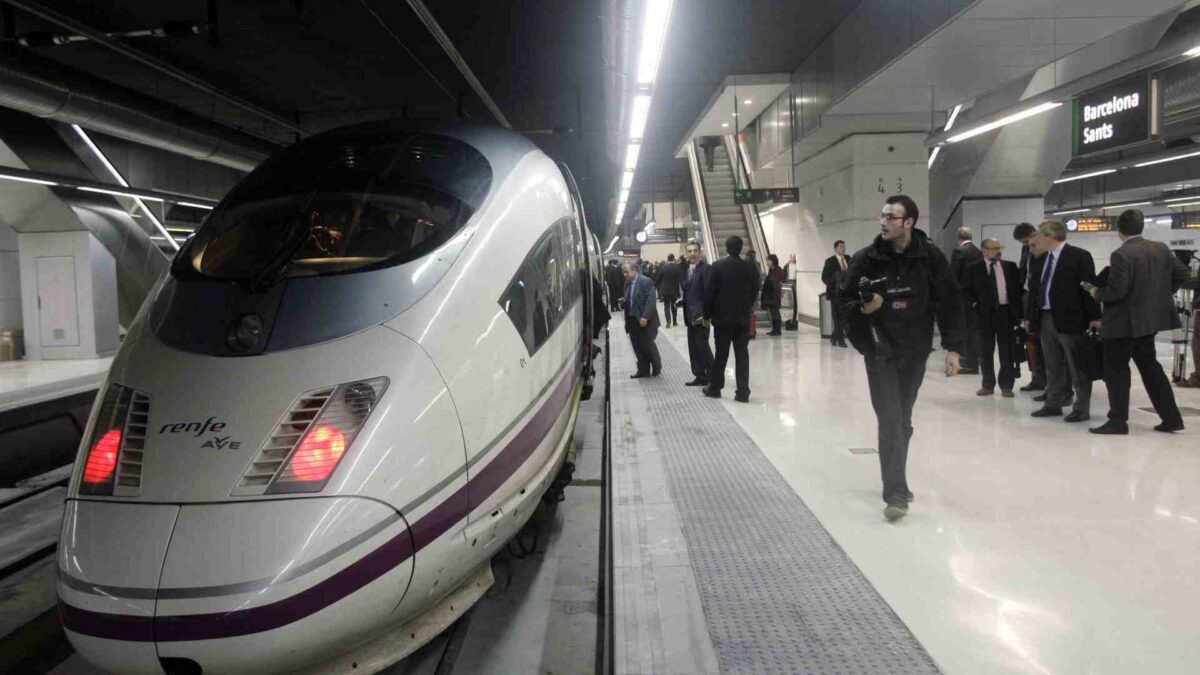 Los maquinistas de Renfe desconvocan la huelga tras llegar a un acuerdo con la empresa