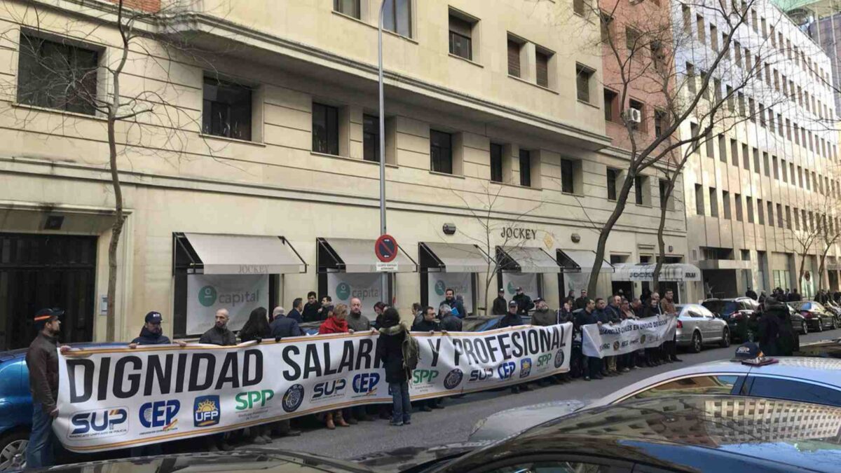 Los sindicatos policiales denuncian un ataque durante la votación sobre equiparación salarial