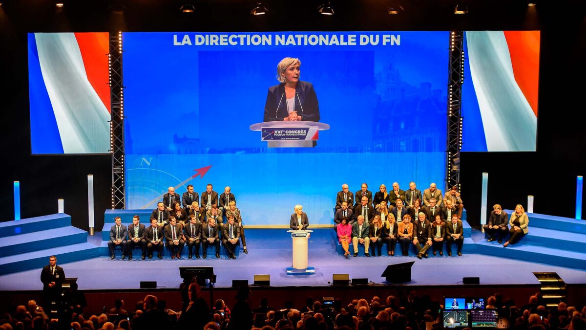 Marine Le Pen, reelegida presidenta del ultraderechista Frente Nacional francés