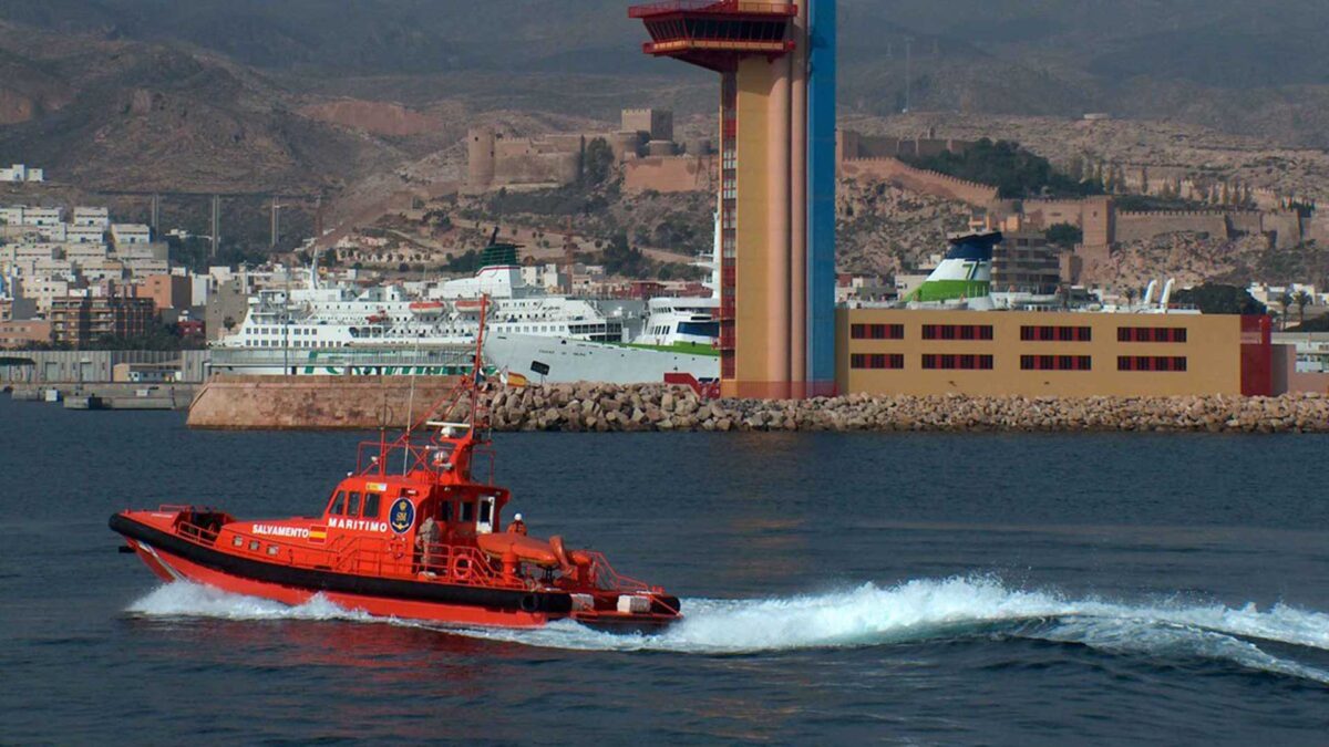 Rescatados unos 100 inmigrantes en el Mar de Alborán