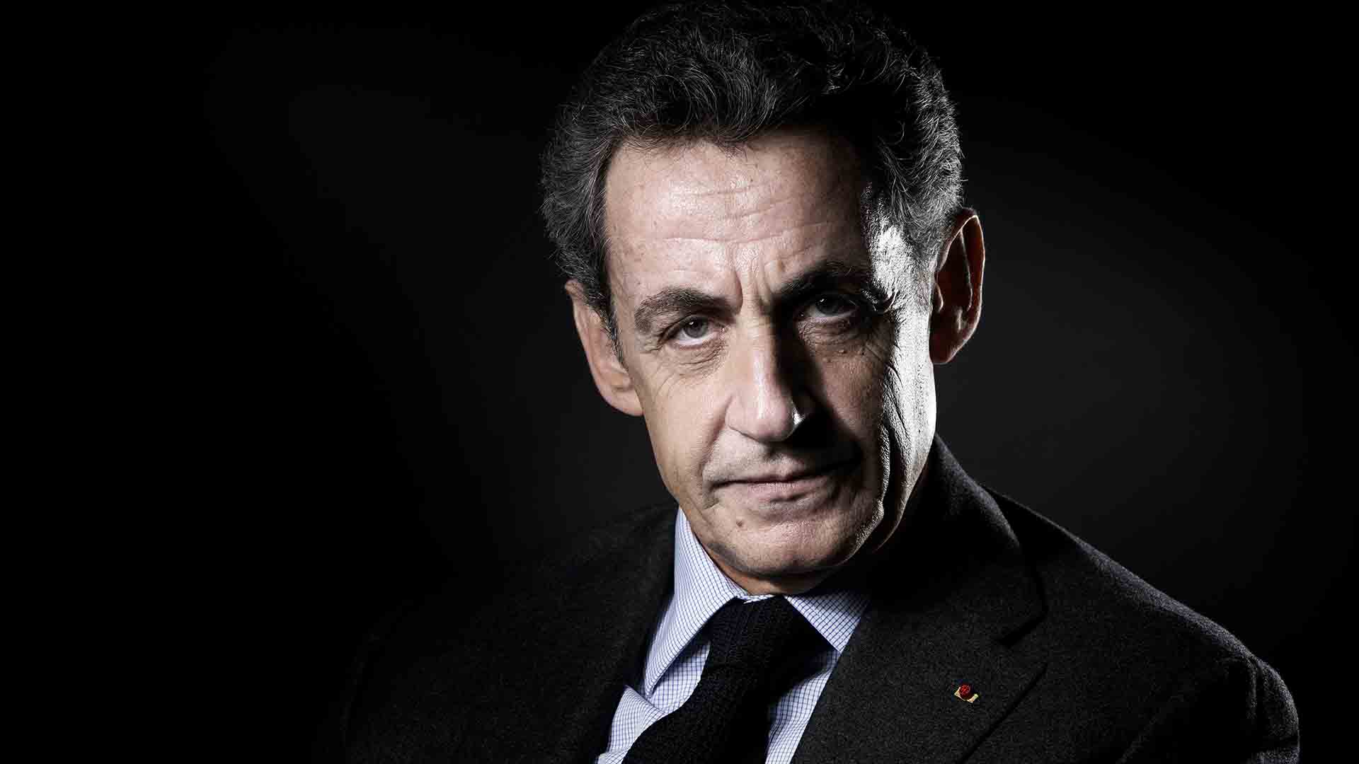Sarkozy denuncia calumnias de la "banda de Gadafi" contra él