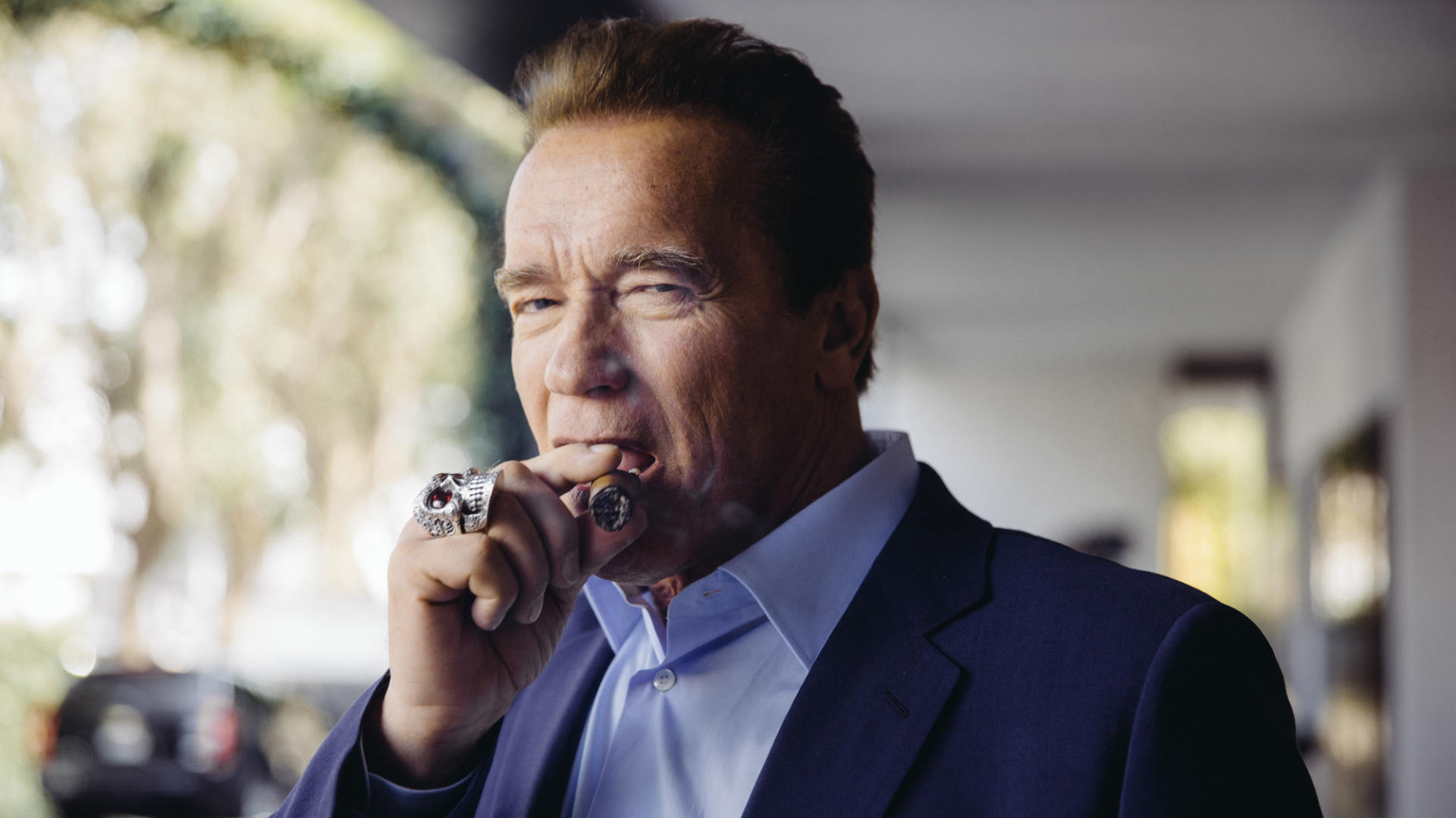 Tras una cirugía cardíaca de urgencia, Schwarzenegger dice: "I'm back"