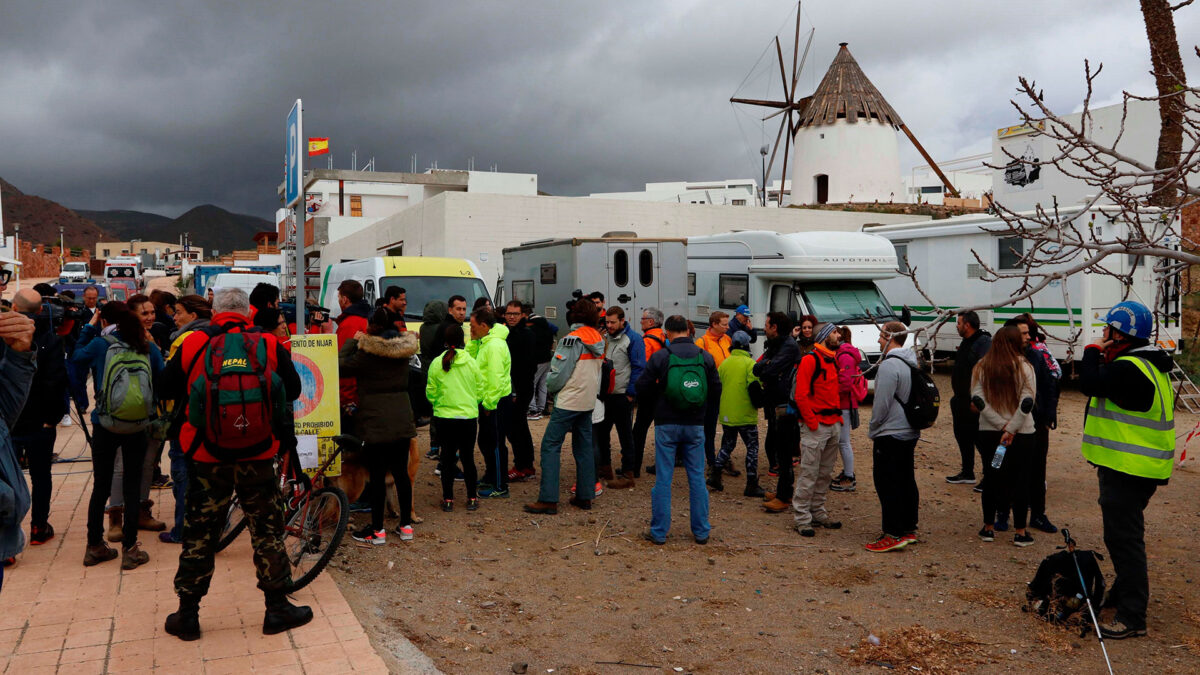 Un equipo de 500 personas busca al niño de ocho años desaparecido en Níjar