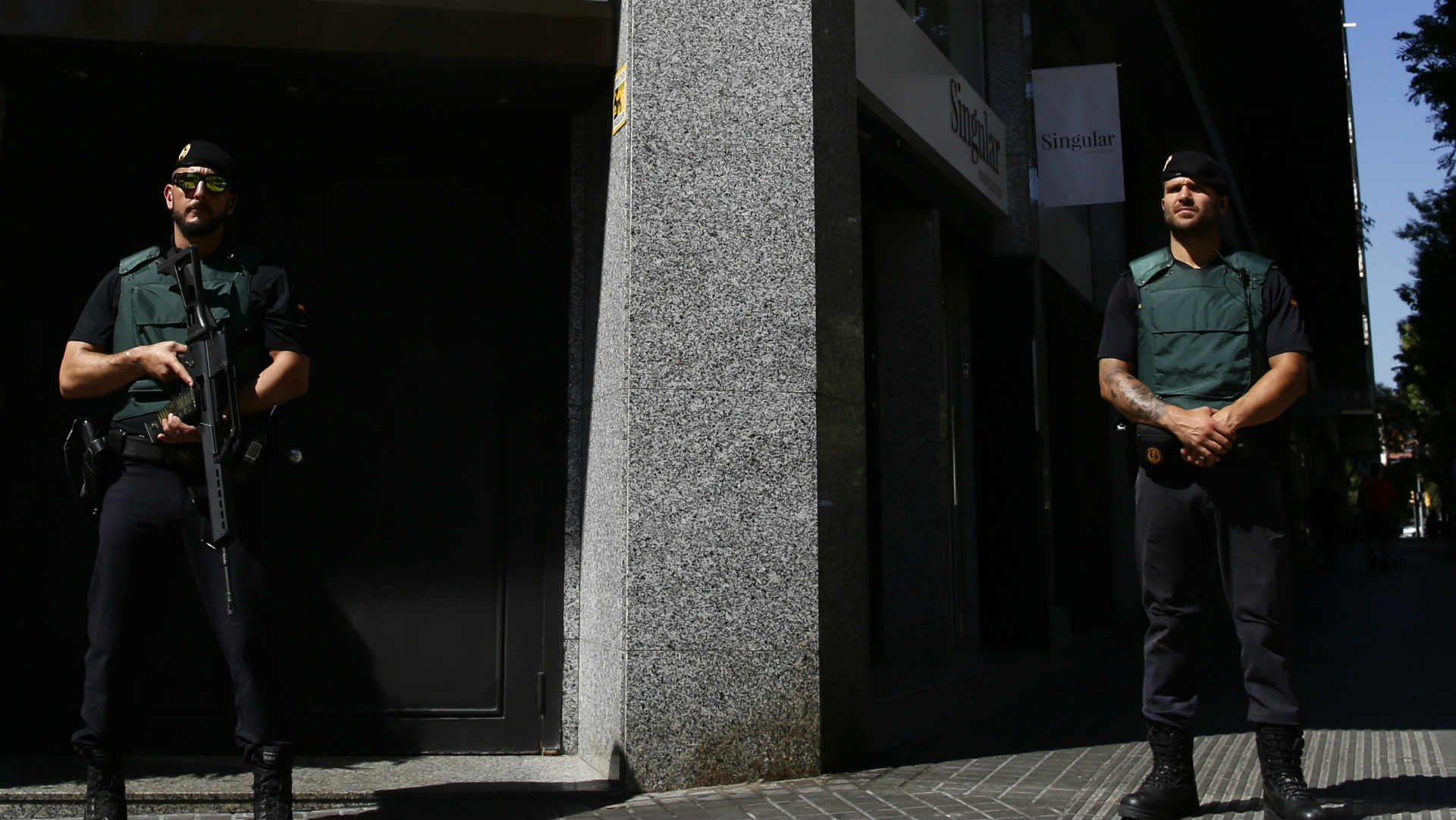 Un preso de permiso hiere a tres personas en el atraco a un banco en Málaga