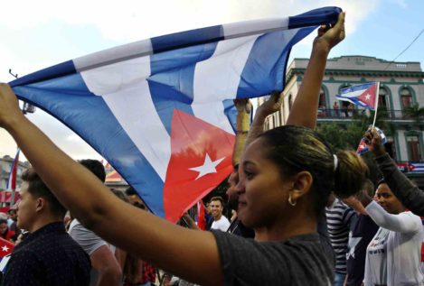 Cuba conmemora 57 años de socialismo en vísperas del relevo presidencial