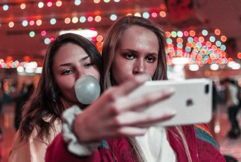 Dismorfia de Snapchat: la patología que te lleva del 'selfie' al quirófano