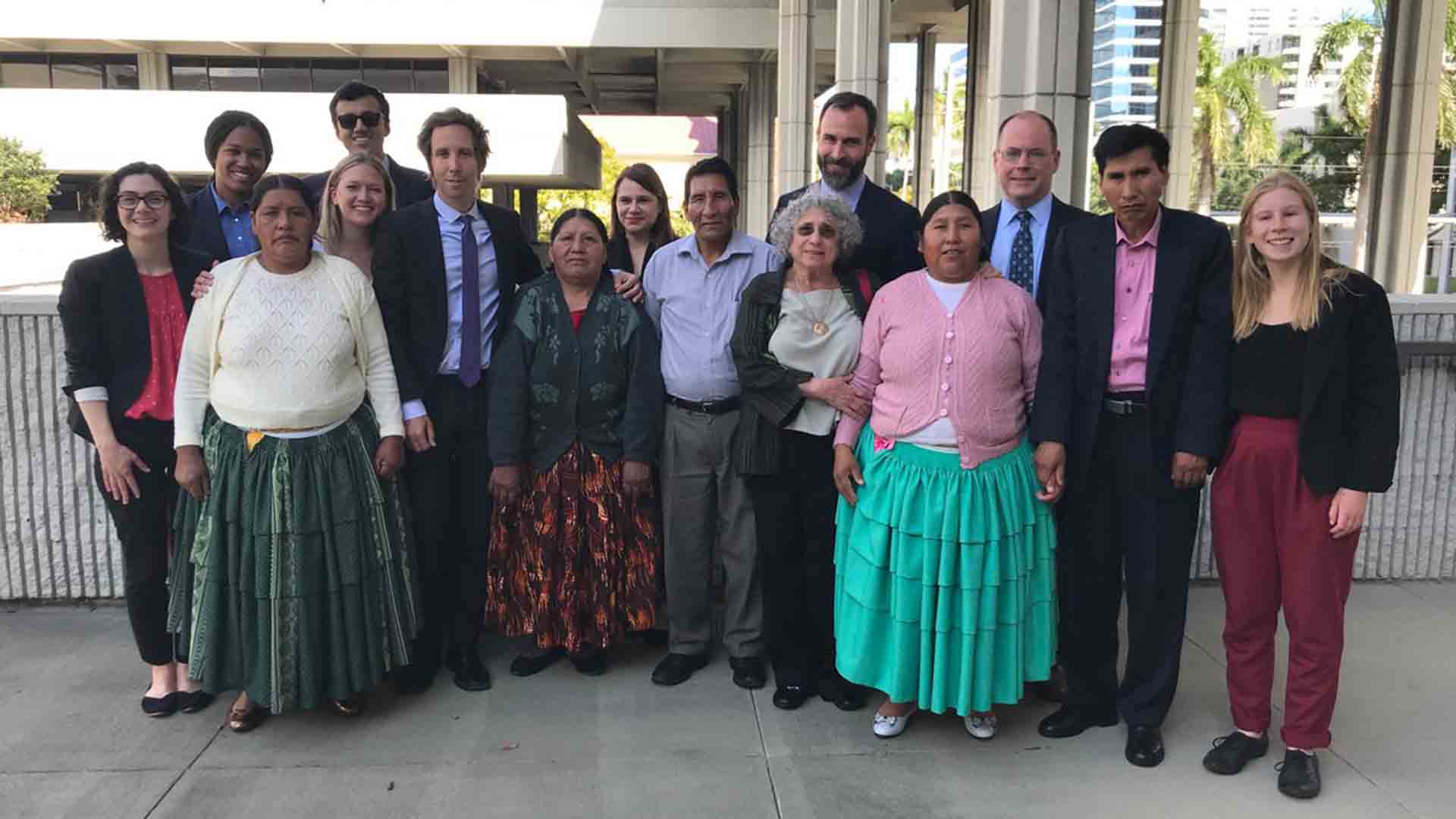 El expresidente boliviano Sánchez de Lozada, condenado por ejecutar extrajudicialmente a ocho familias indígenas