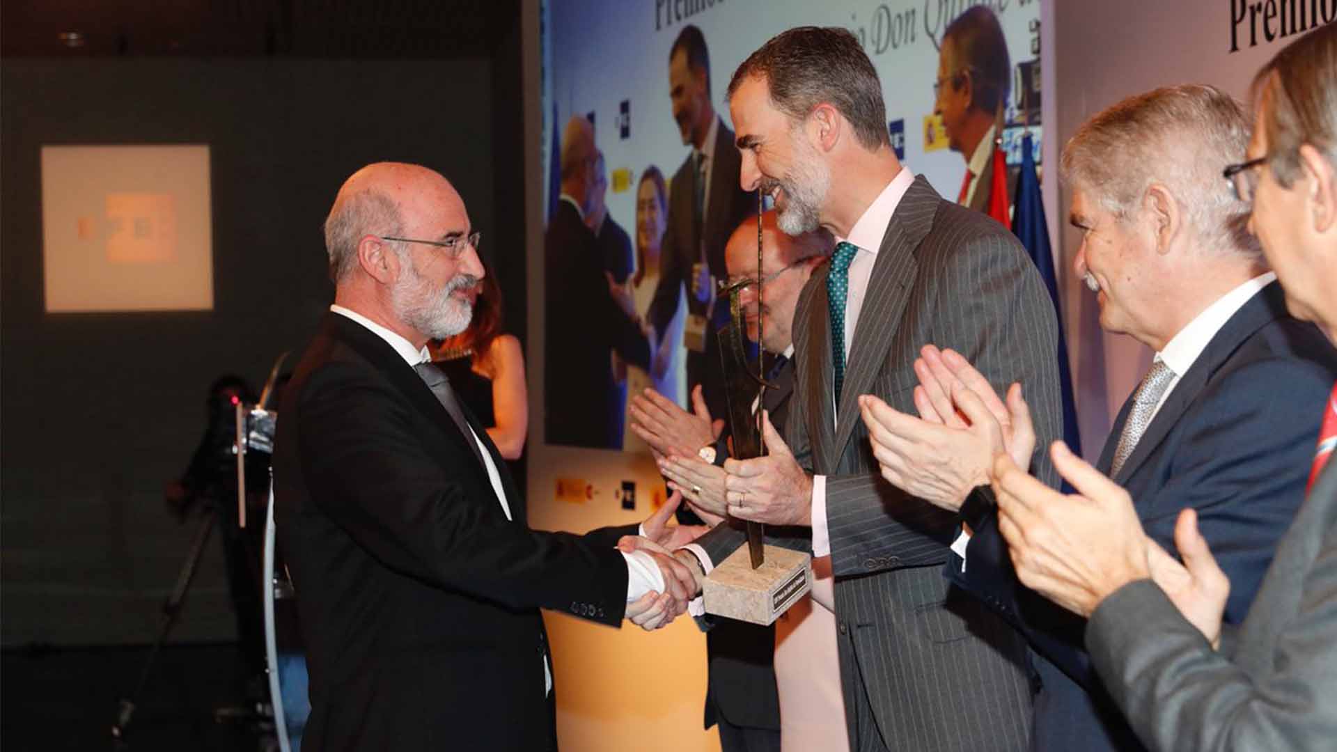 Felipe VI critica las noticias falsas durante la entrega de los Premios Rey de España