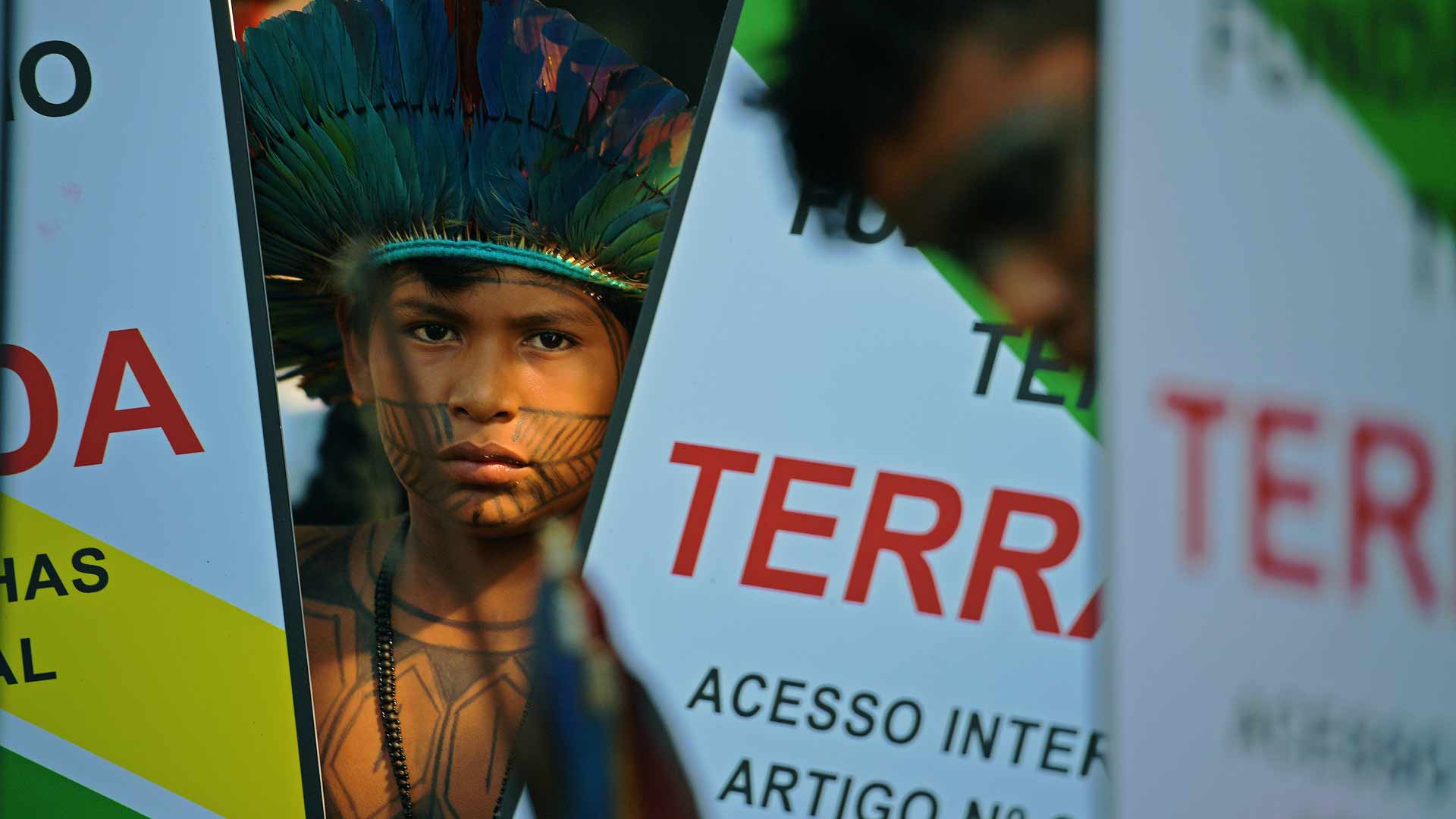Indígenas brasileños y Greenpeace exigen a Temer celeridad en la demarcación de tierras