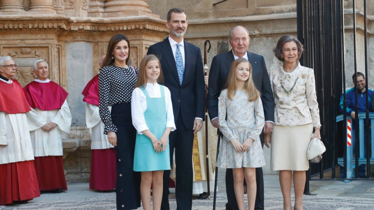 Juan Carlos I reaparece en la misa de Pascua con los Reyes y Doña Sofía