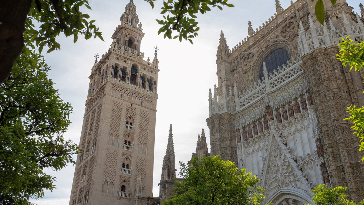 La restauración de La Giralda revela que era roja