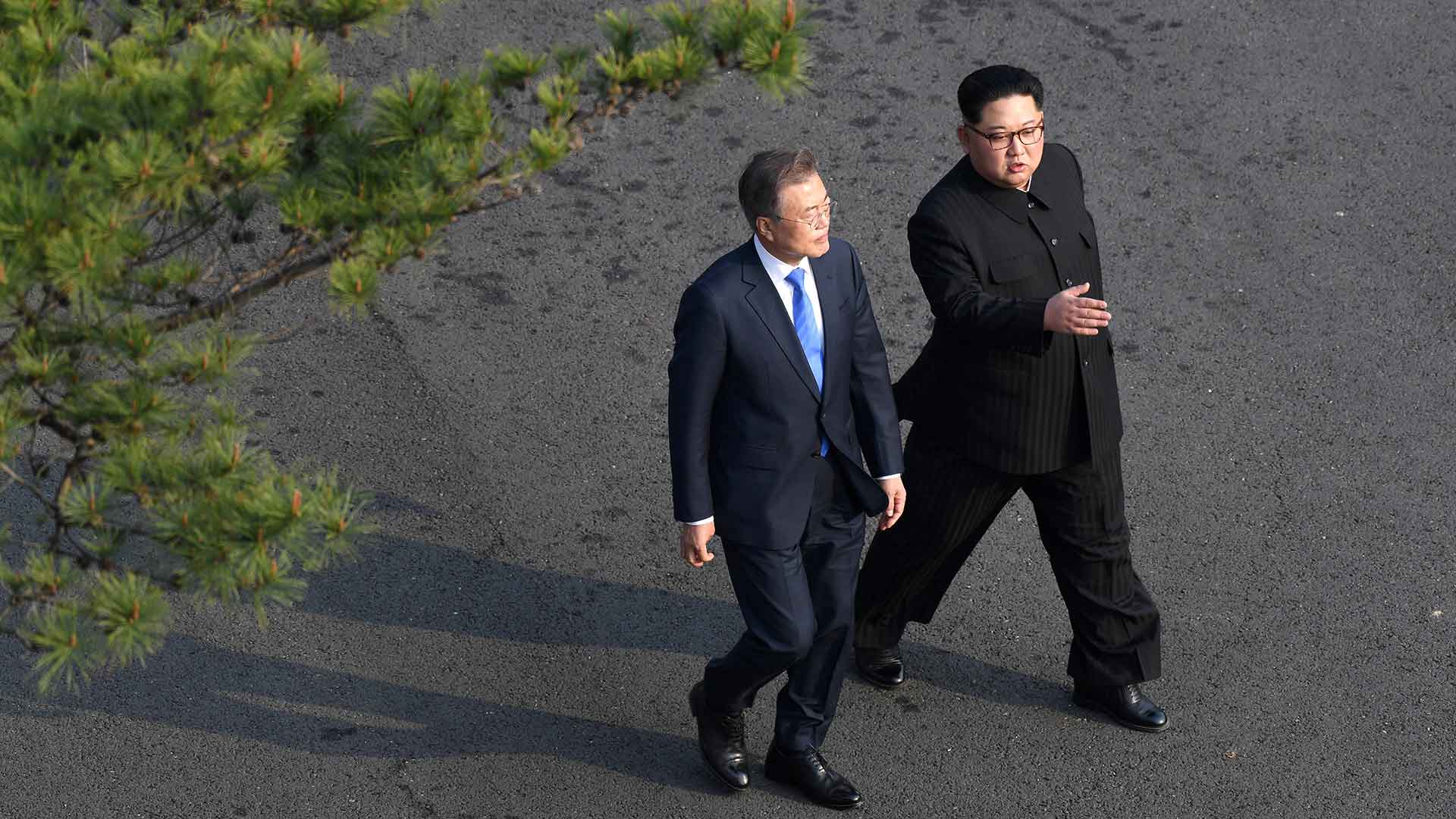 Las dos Coreas acuerdan avanzar hacia la "completa desnuclearización" de la península