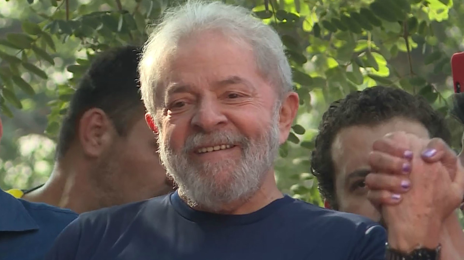 Lula anuncia que se entregará a la Justicia