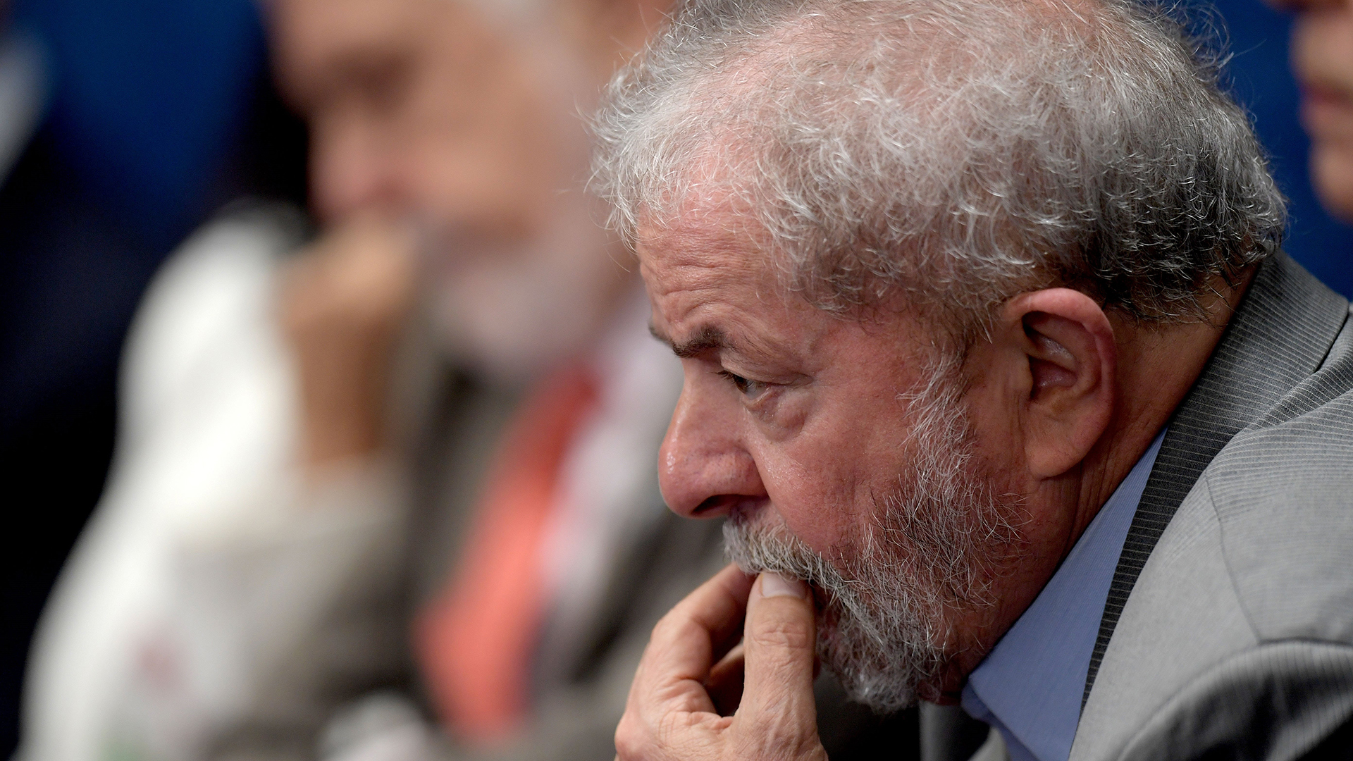 Lula debe decidir si se entrega a la justicia