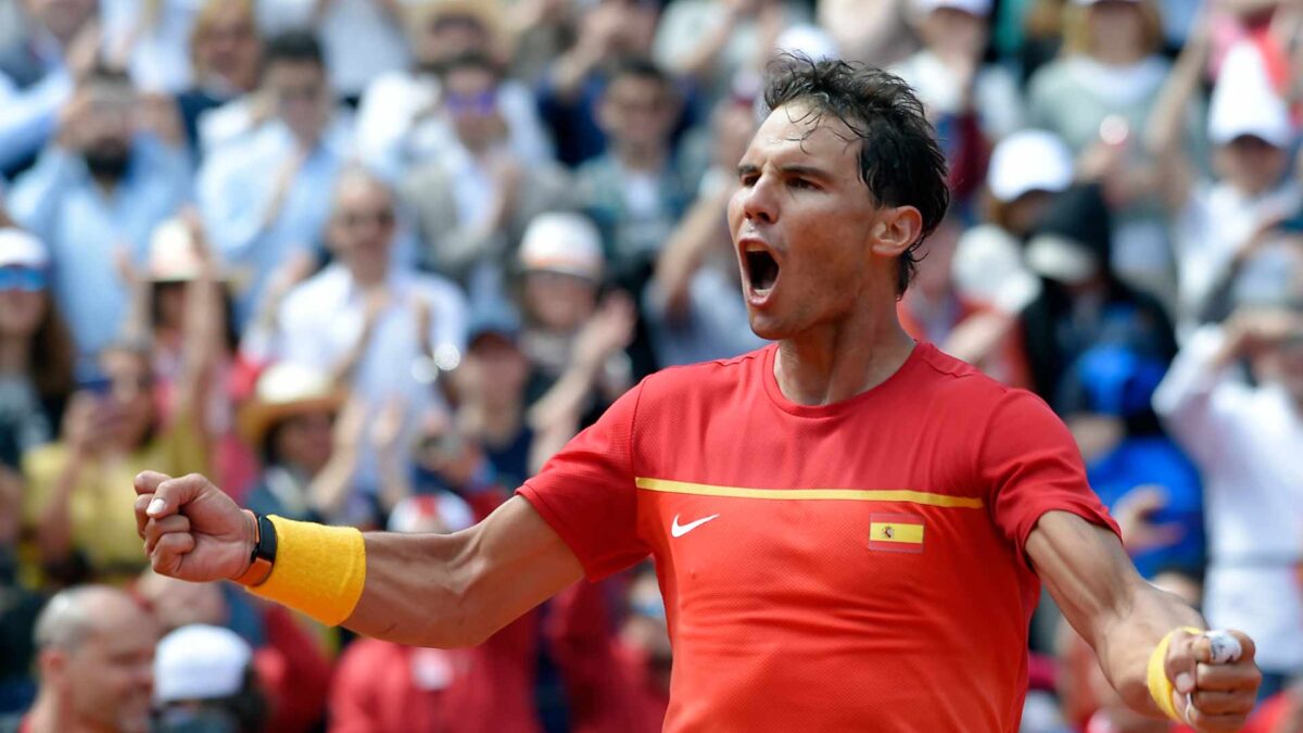 Nadal se impone a Zverev y fuerza el quinto punto en Copa Davis