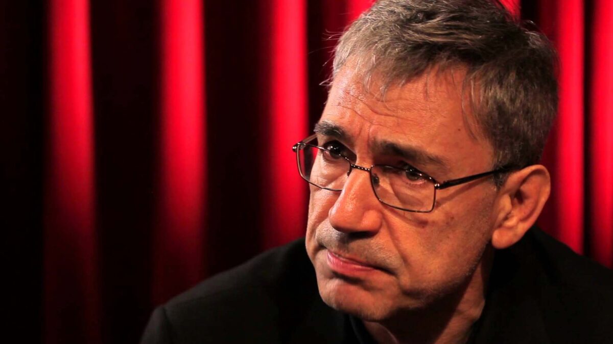 Orhan Pamuk: “Una mujer que se tiñe el cabello no se pliega a su destino”