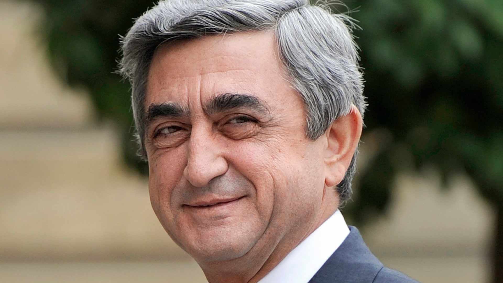 Renuncia el primer ministro de Armenia Serzh Sarkisian