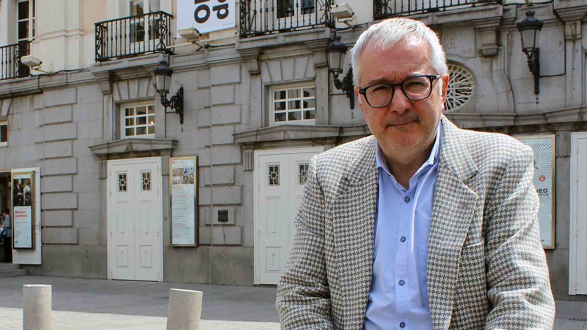 Alfonso Armada: «En la guerra, escribir sobre lo que ves te protege de la angustia de morir»