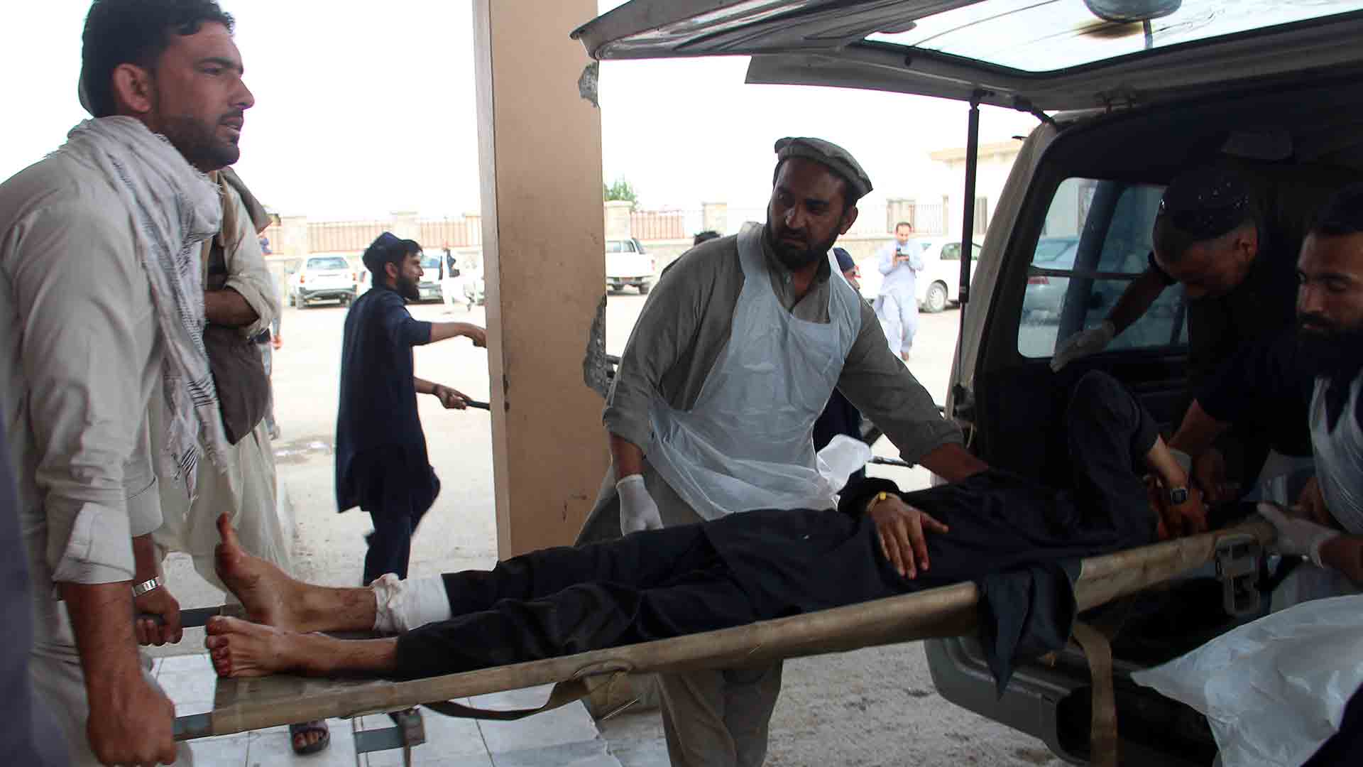 Al menos 12 muertos en una explosión en una oficina electoral en Afganistán