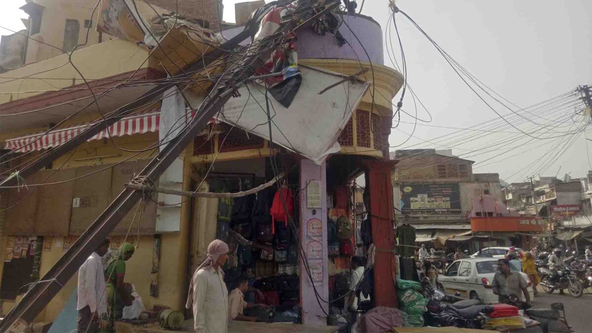 Al menos 116 muertos por tormentas de arena en el norte de India