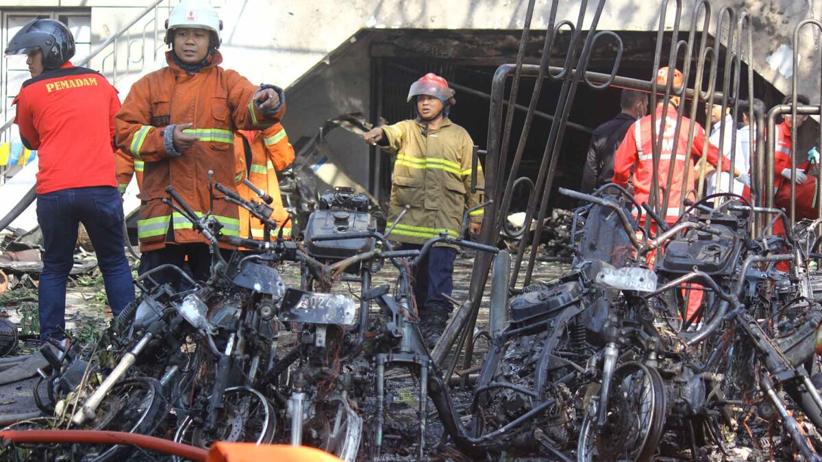 Al menos once fallecidos y 40 heridos tras varios ataques con bomba en iglesias de Indonesia