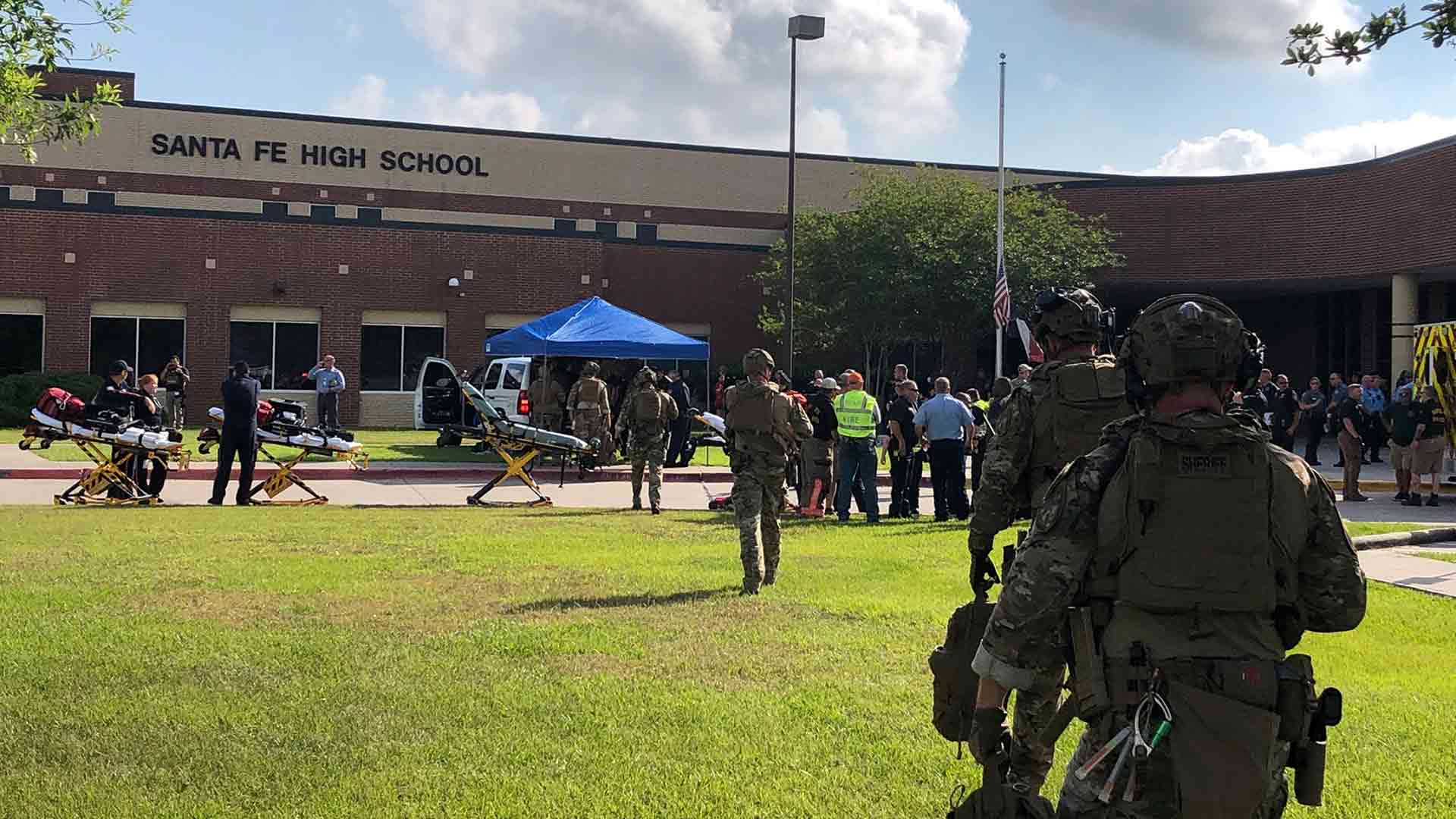 Al menos 10 muertos en un tiroteo en un instituto de Texas