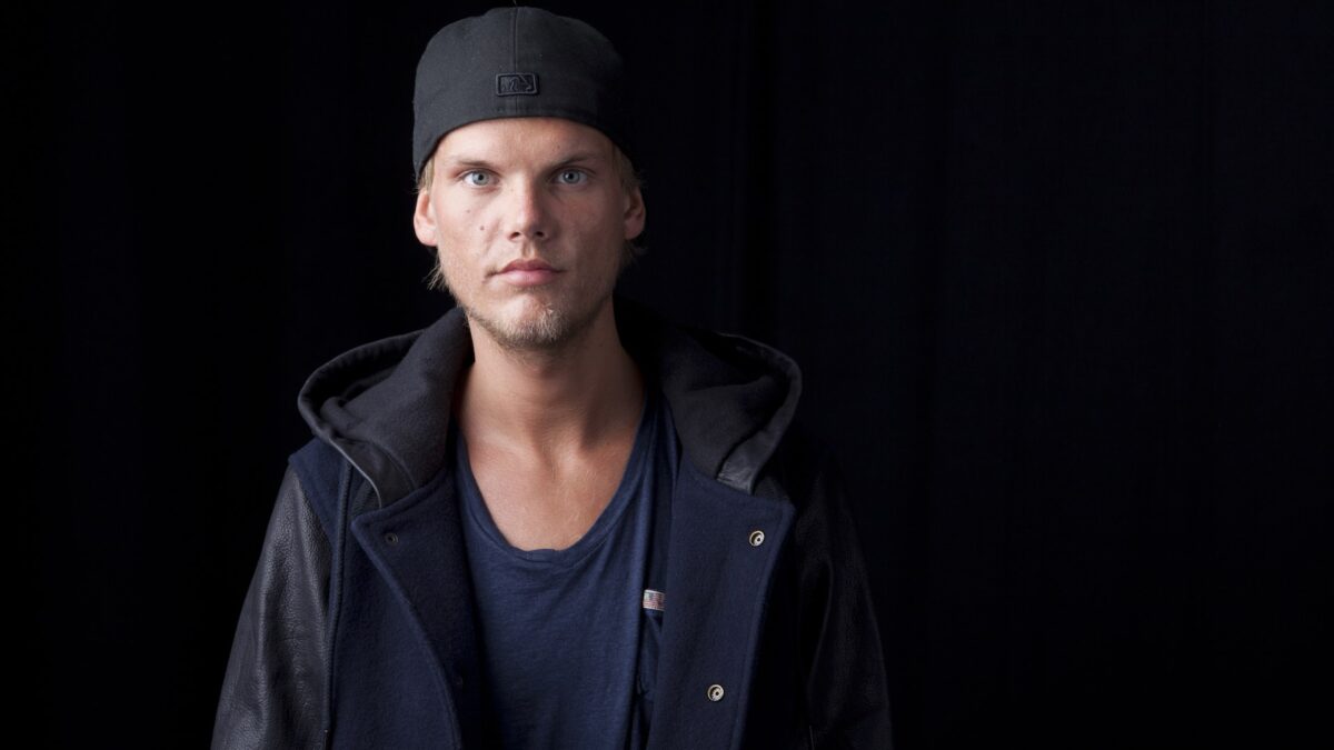 Avicii se suicidó tras hacerse cortes con un cristal afilado