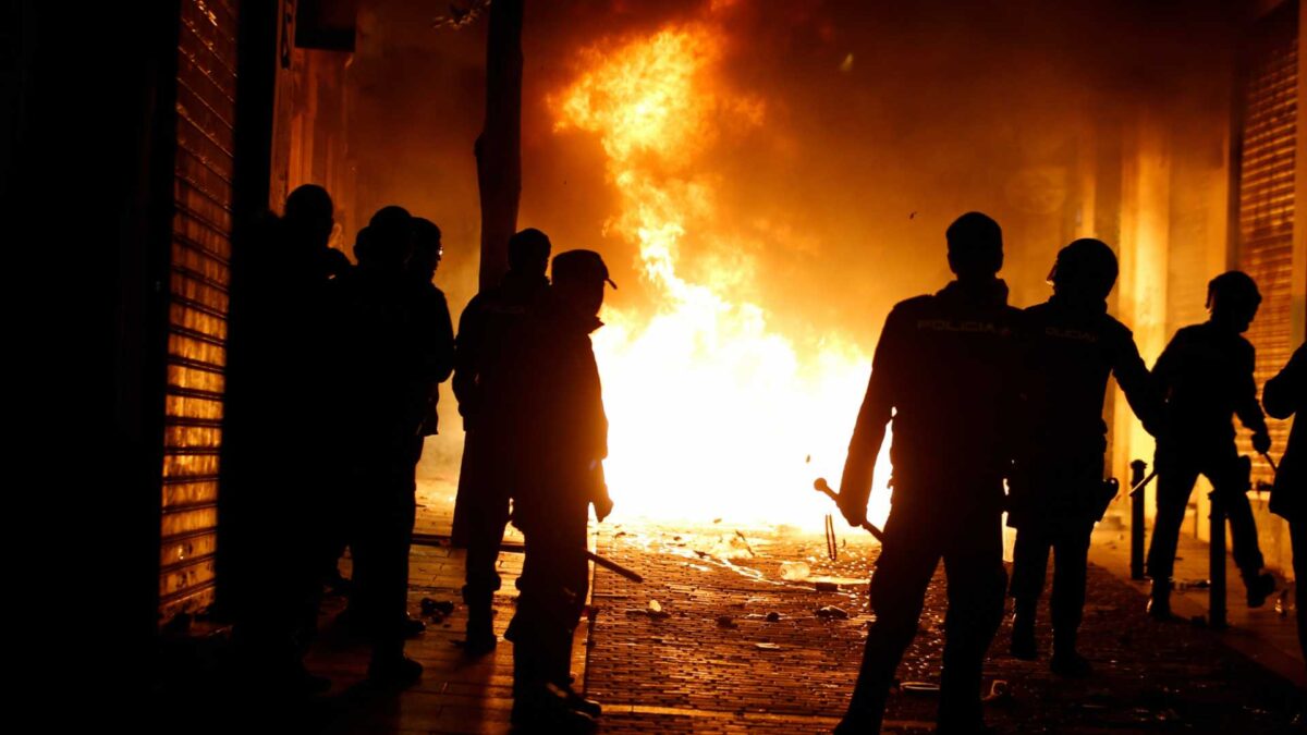 Cuatro detenidos por los disturbios de Lavapiés tras la muerte de un mantero