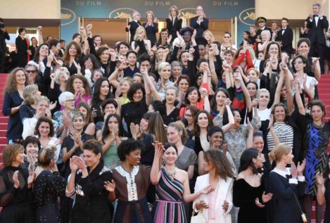 Decenas de actrices exigen en la alfombra roja de Cannes igualdad salarial