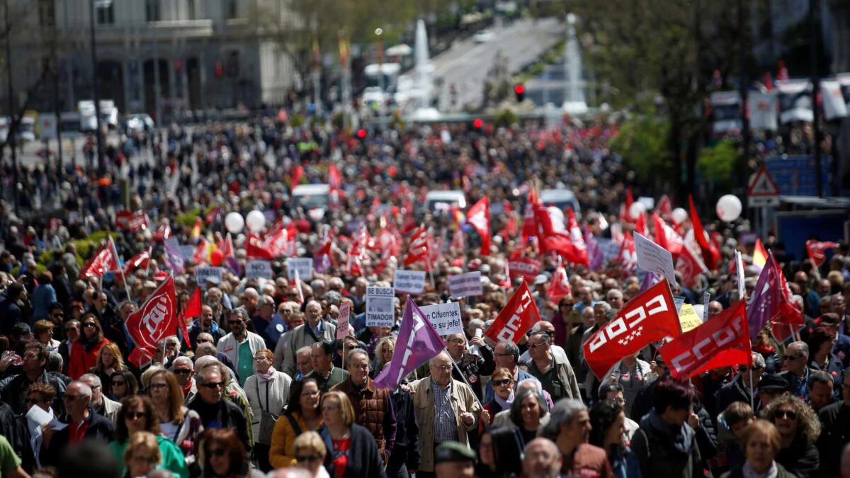 Decenas de miles de españoles se manifiestan por mejores condiciones laborales en el Día del Trabajo