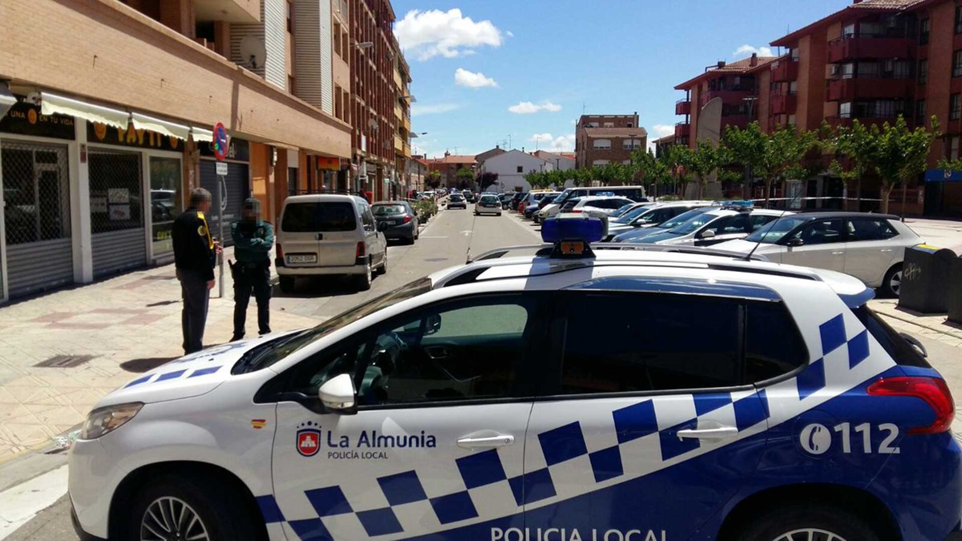 Desalojados los juzgados de La Almunia tras atrincherarse dentro un policía