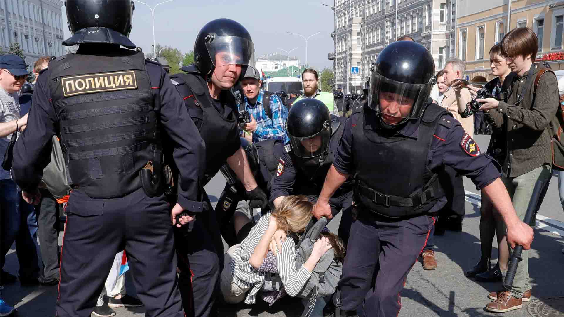 Detenidos más de 1.000 manifestantes opositores a Putin en toda Rusia