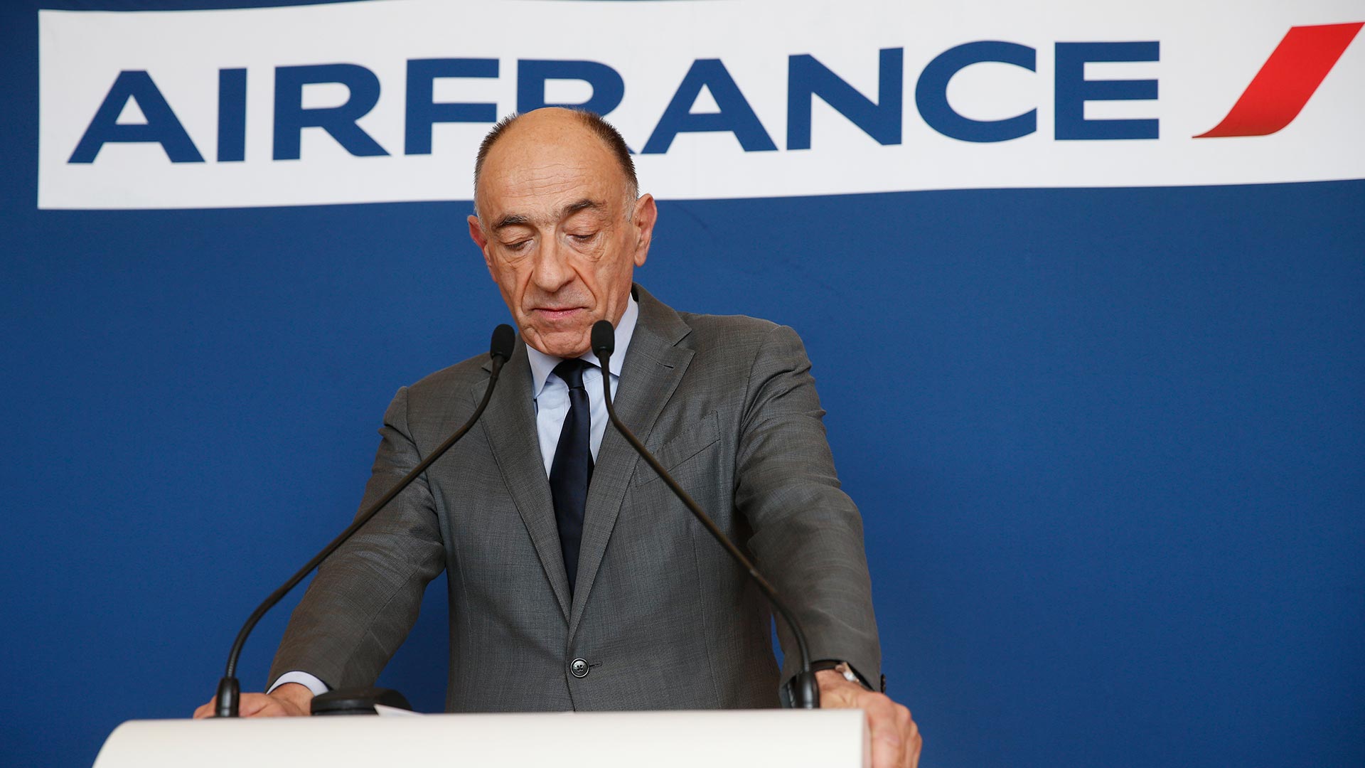 Dimite el presidente de Air France tras el fracaso de las negociaciones con sus trabajadores