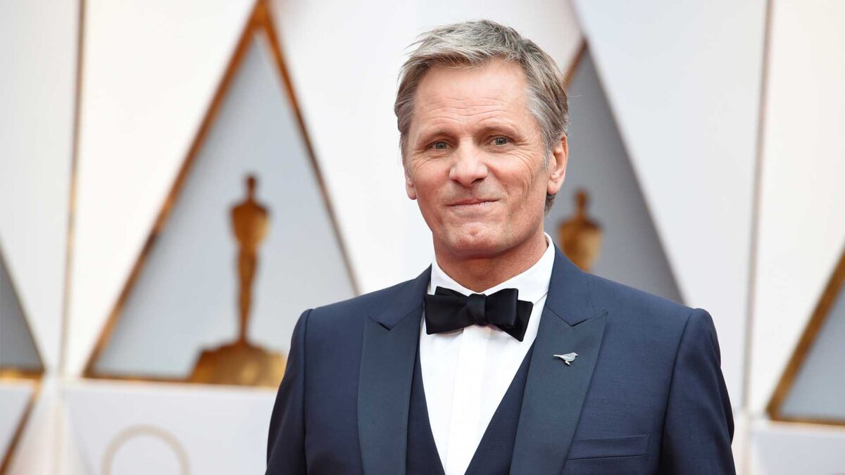 El actor Viggo Mortensen se hace socio de Òmnium Cultural