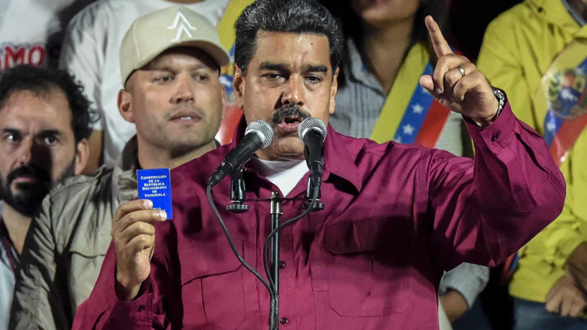 Maduro, reelegido con una abstención récord entre denuncias de fraude