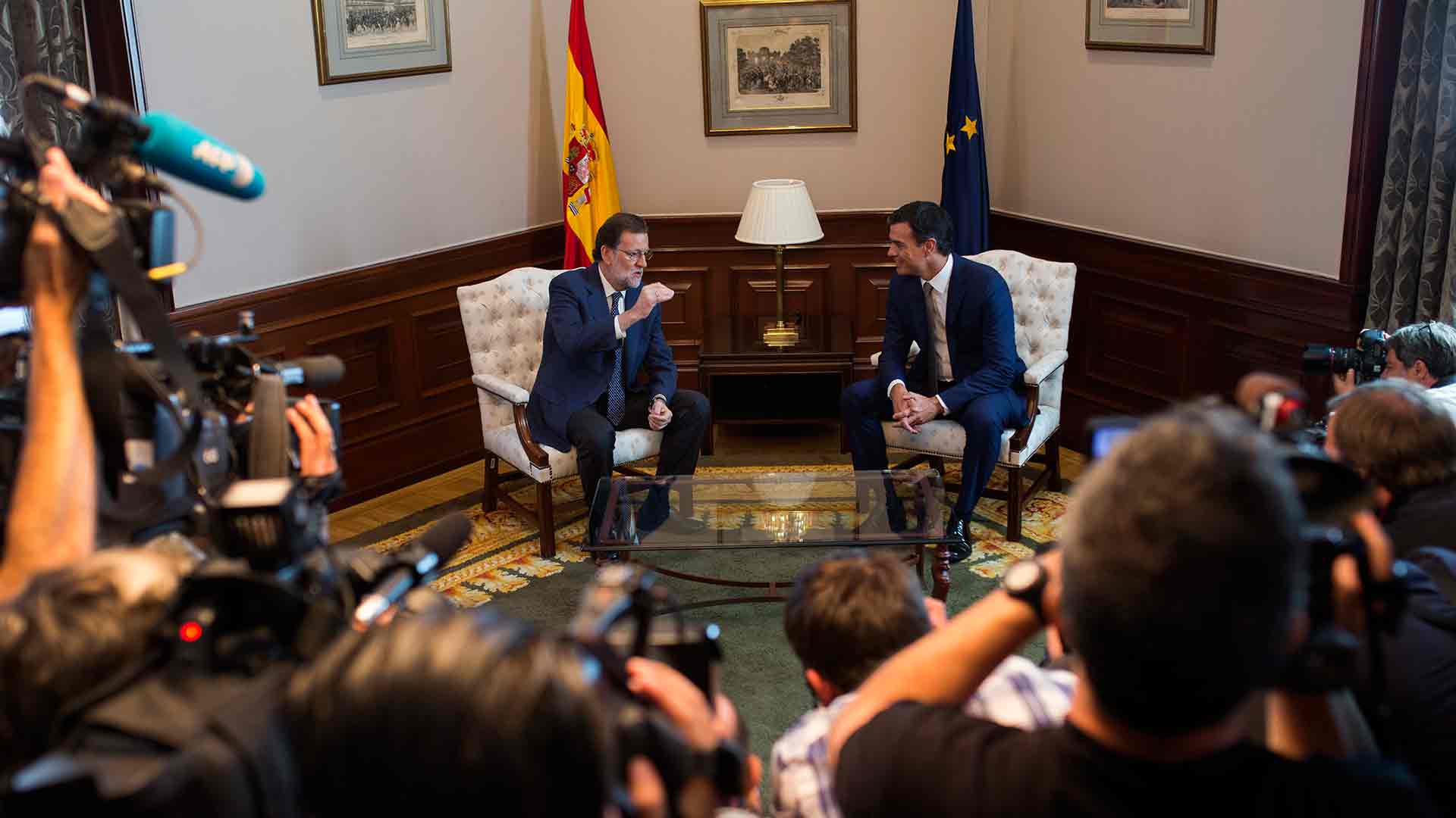 El PSOE registra en el Congreso una moción de censura contra Mariano Rajoy