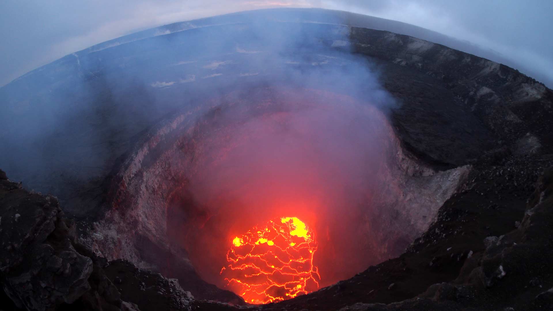 El volcán Kilauea en Hawái destruye 26 casas y mantiene a la población en alerta