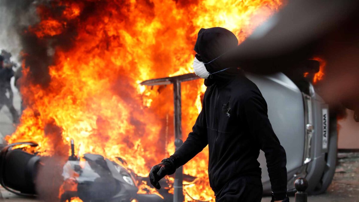 Más de 100 detenidos en París por disturbios en la manifestación del 1 de mayo