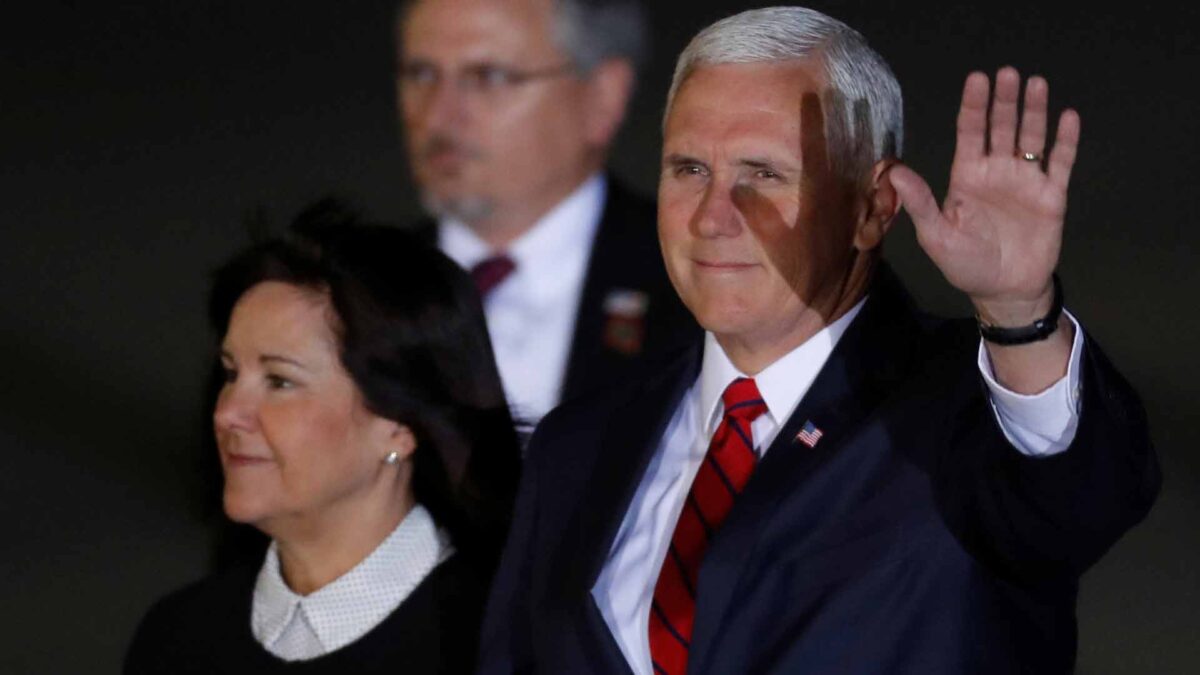 Mike Pence asegura que EEUU «no se quedará de brazos cruzados» ante Venezuela