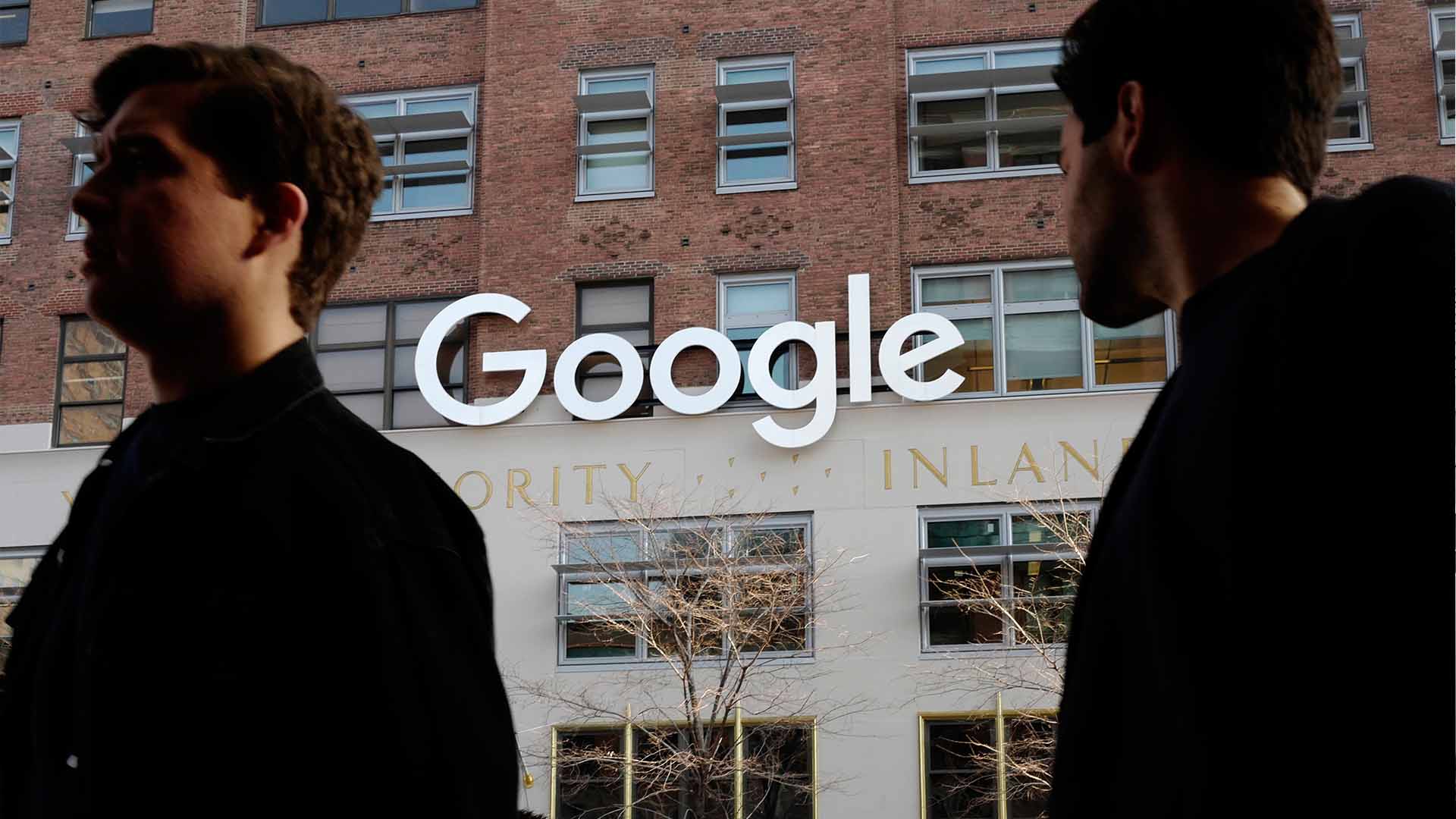 Miles de empleados de Google piden el fin de la colaboración militar con el Pentágono