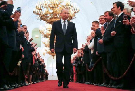 Putin asume su cuarto mandato y promete garantizar "la seguridad y la capacidad defensiva de Rusia"