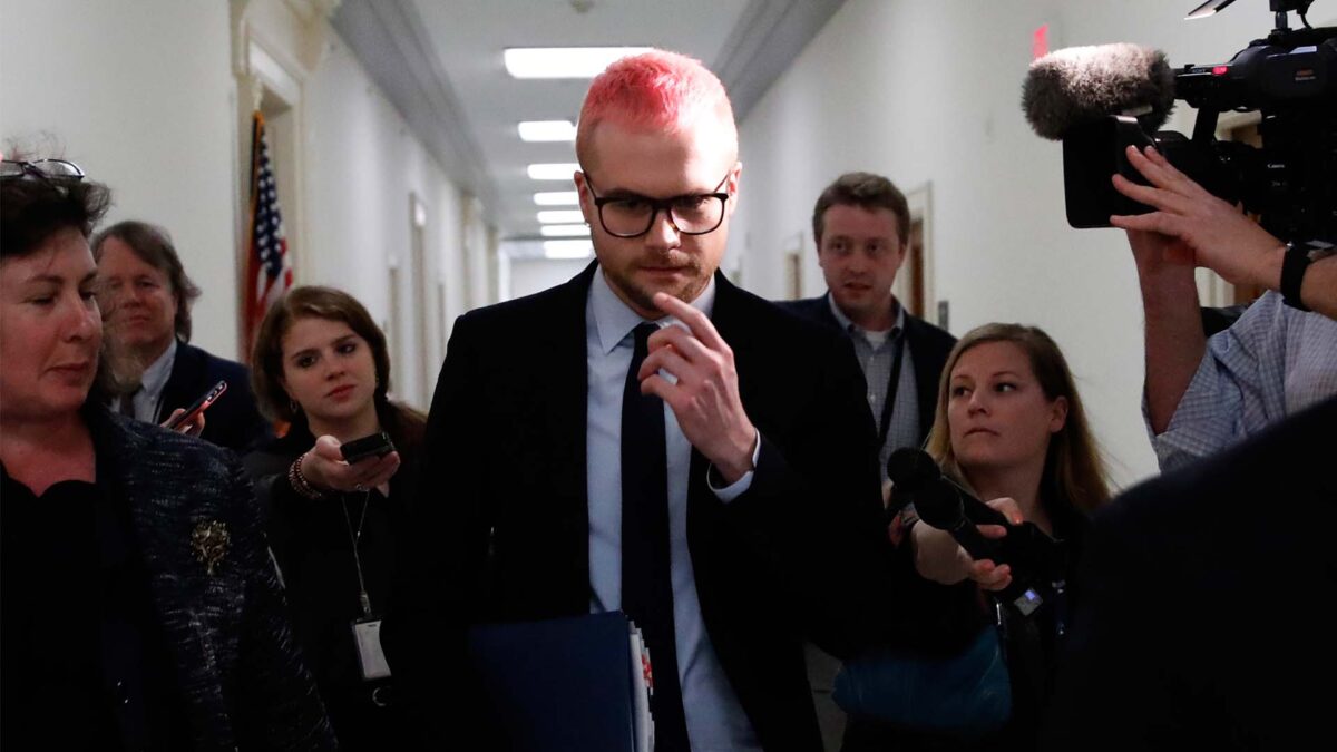 Reino Unido investigará Cambridge Analytica a pesar de su cierre