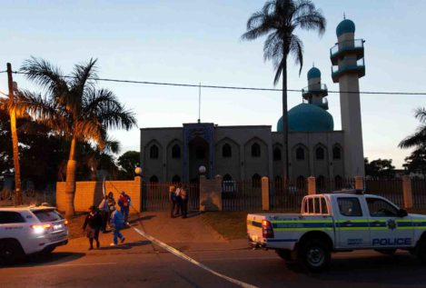 Un imán degollado y dos heridos graves en un ataque a cuchilladas en una mezquita sudafricana