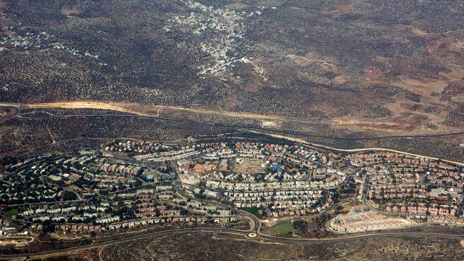 Una ONG acusa a los bancos israelíes de beneficiarse de los asentamientos ilegales en Cisjordania