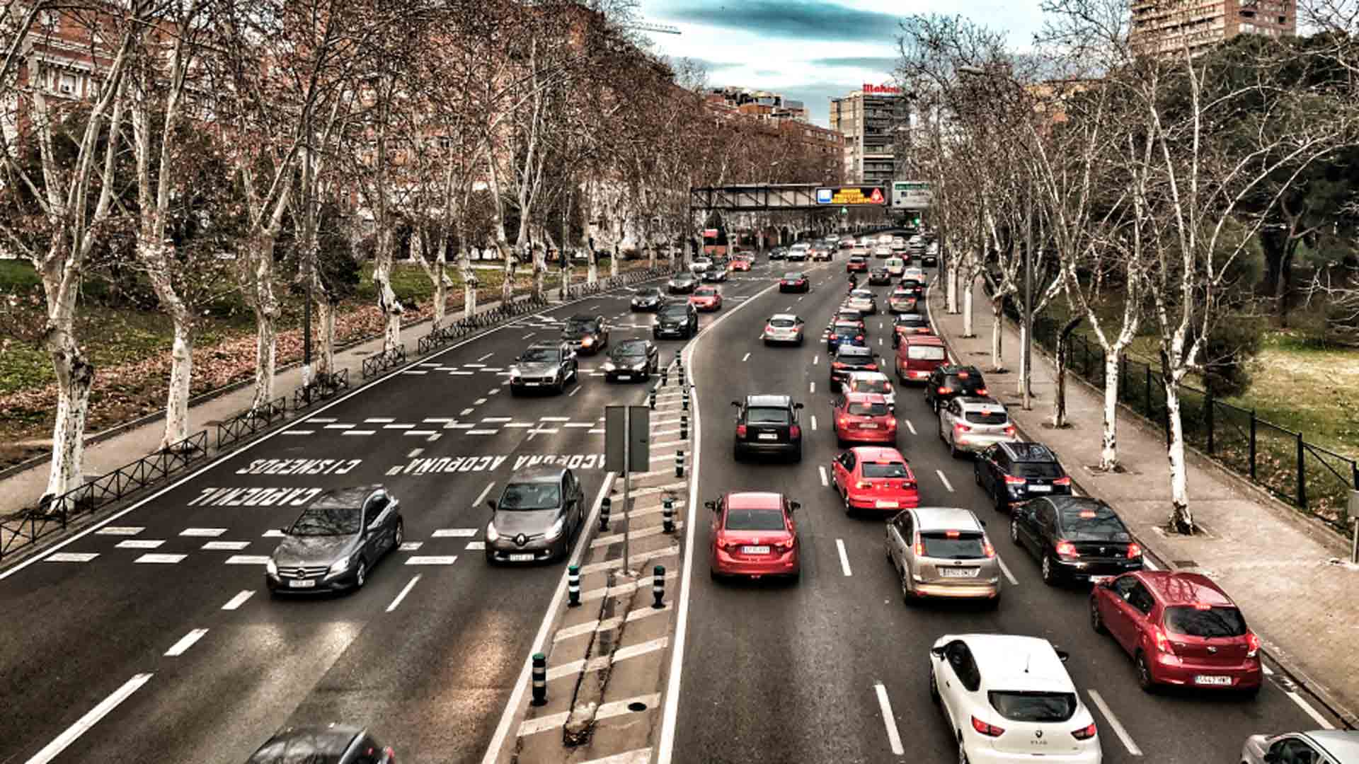 A un 38% de los españoles le gusta conducir a alta velocidad