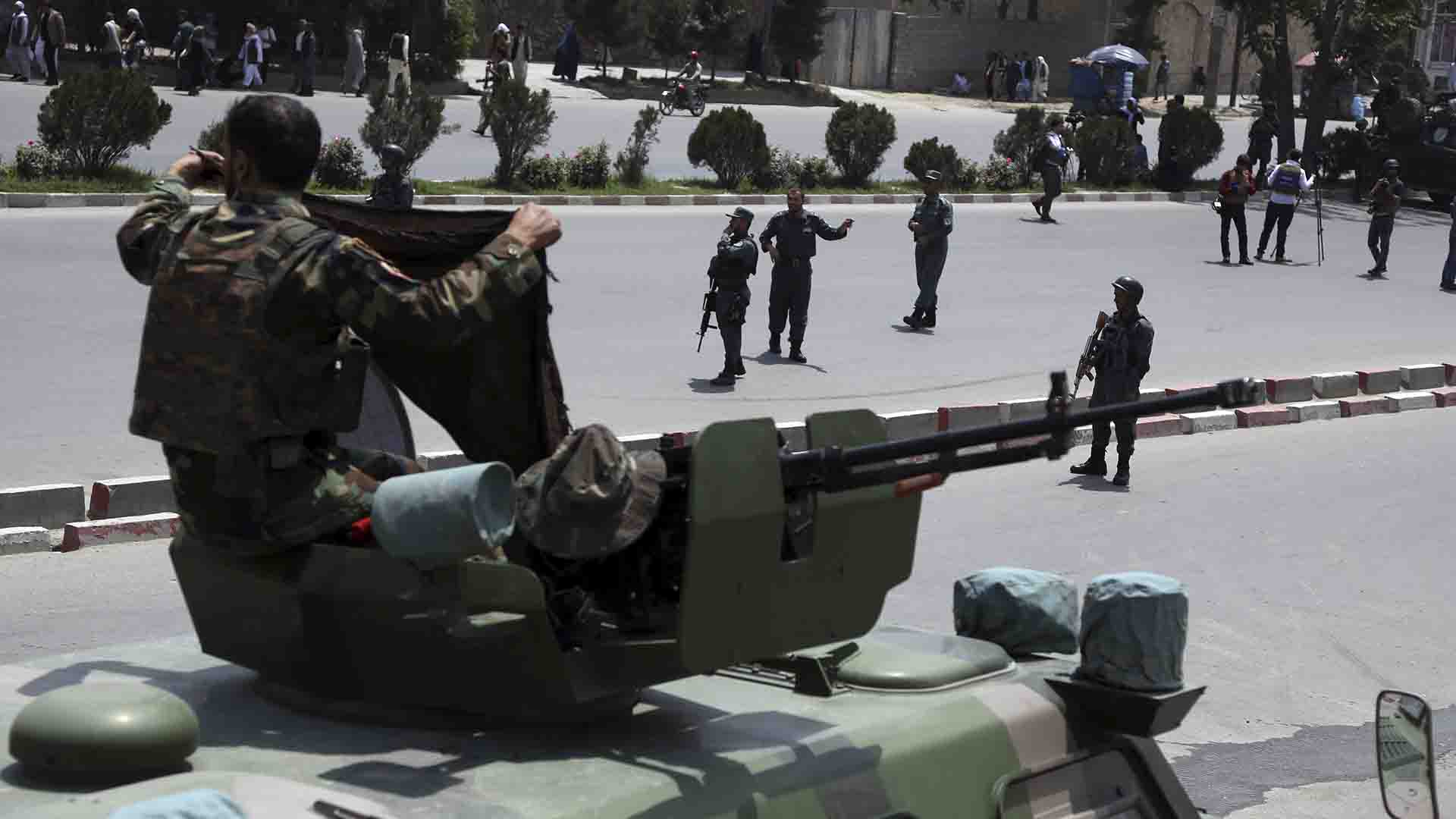 Al menos siete muertos, entre ellos un policía, en un atentado suicida en Kabul